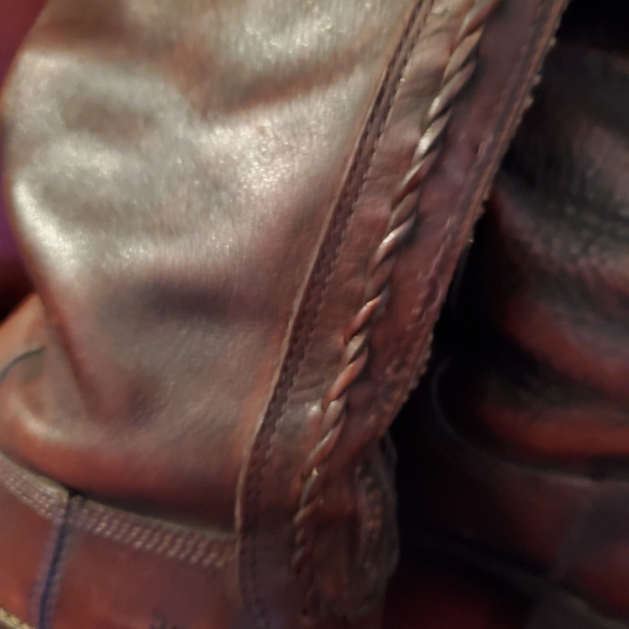 Rare Frye Veronica Back Zip - Picture 3 of 8